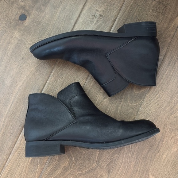 Me Too Kade1 Leather Slip-On Ankle Boots Booties Black Size 7 - Picture 4 of 8